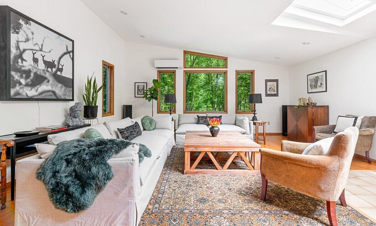 Photo of Livingroom in Staatsburg