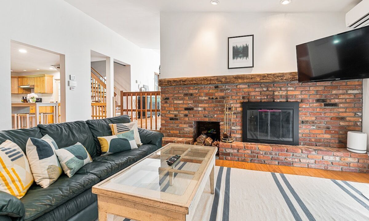 Photo of Livingroom in Staatsburg