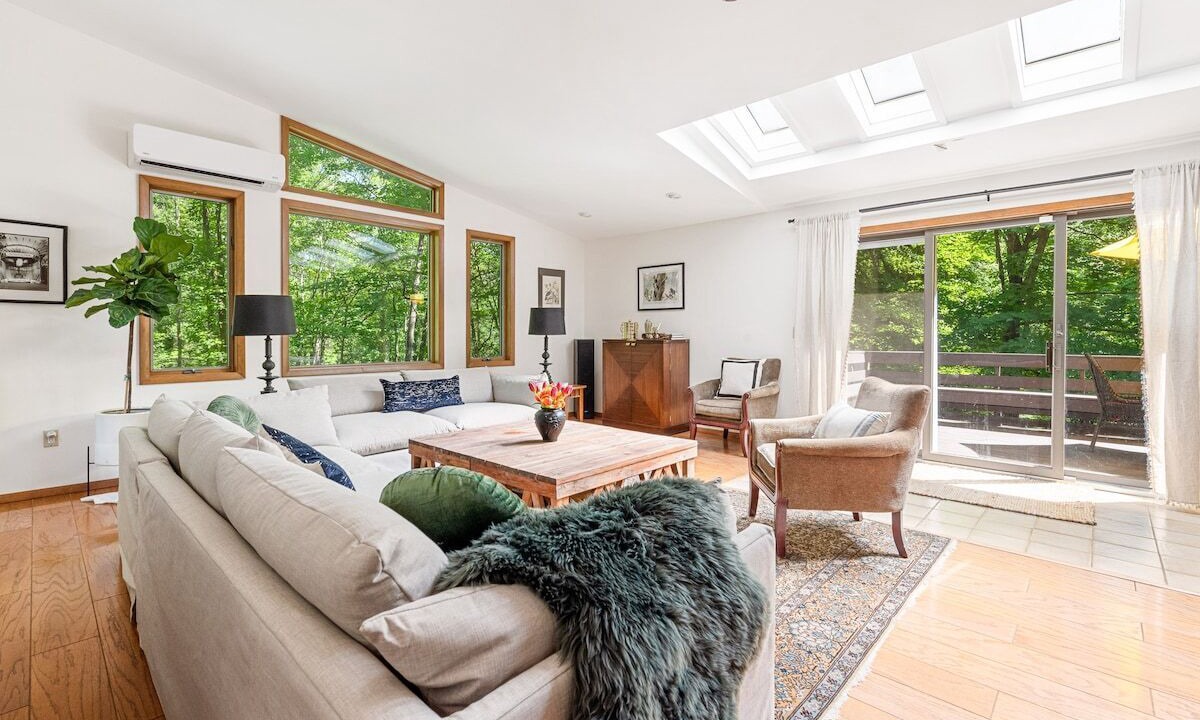 Photo of Livingroom in Staatsburg