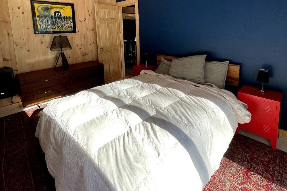 Photo of Bedroom in Boonville