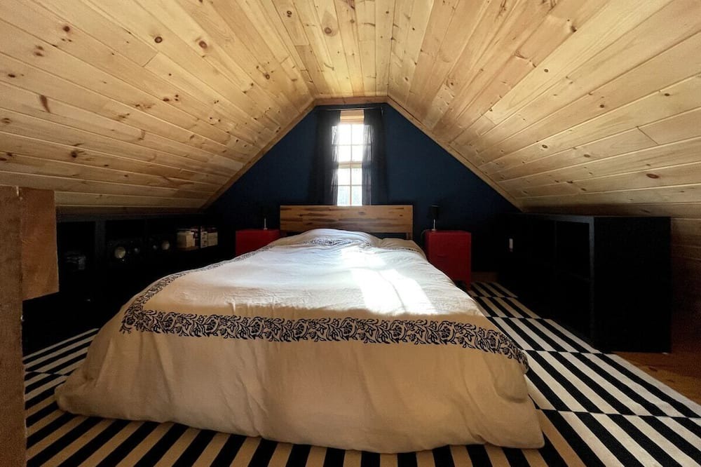 Photo of Bedroom in Boonville