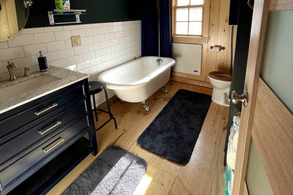 Photo of Bathroom in Boonville