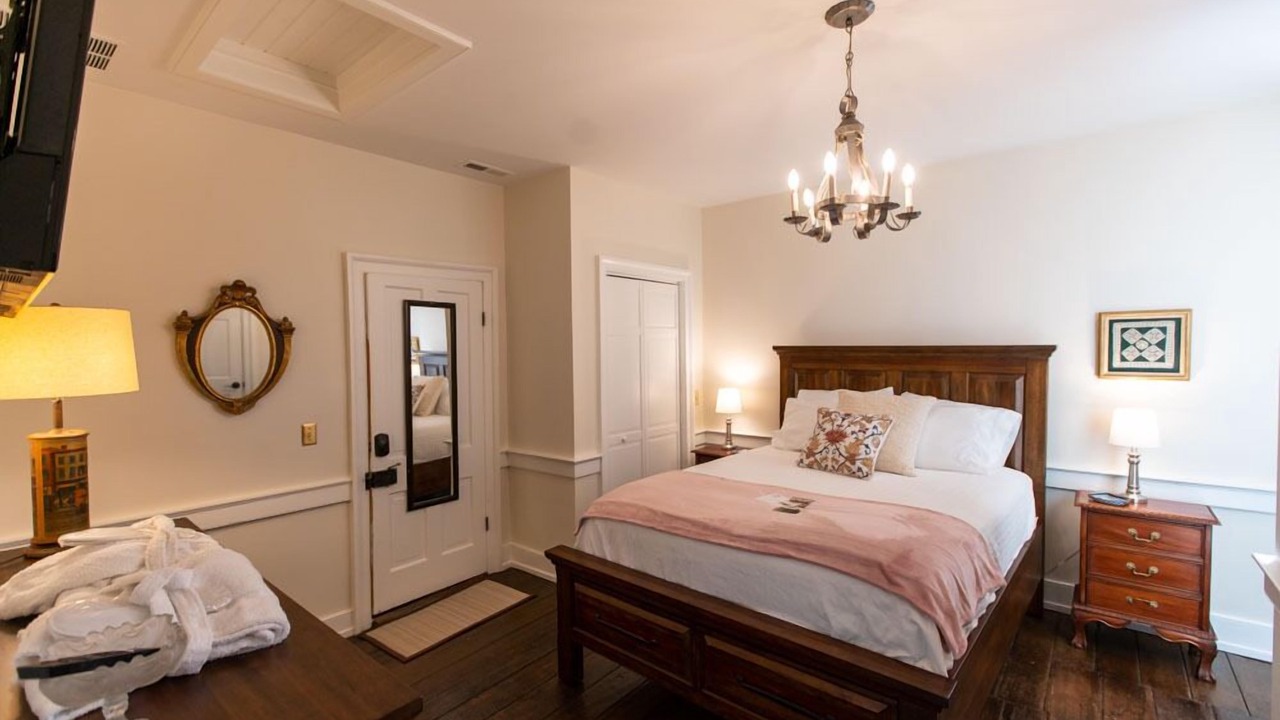 Photo of Bedroom in Lewisburg