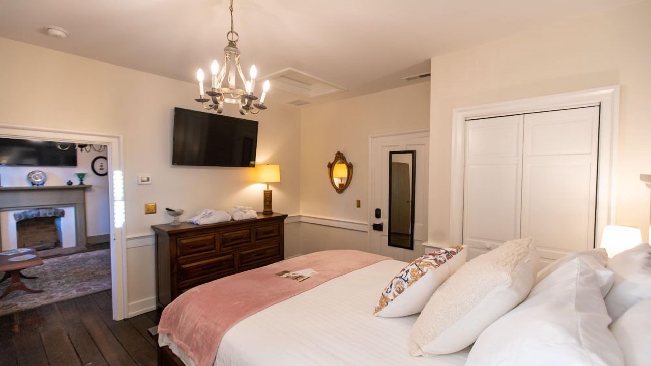 Photo of Bedroom in Lewisburg