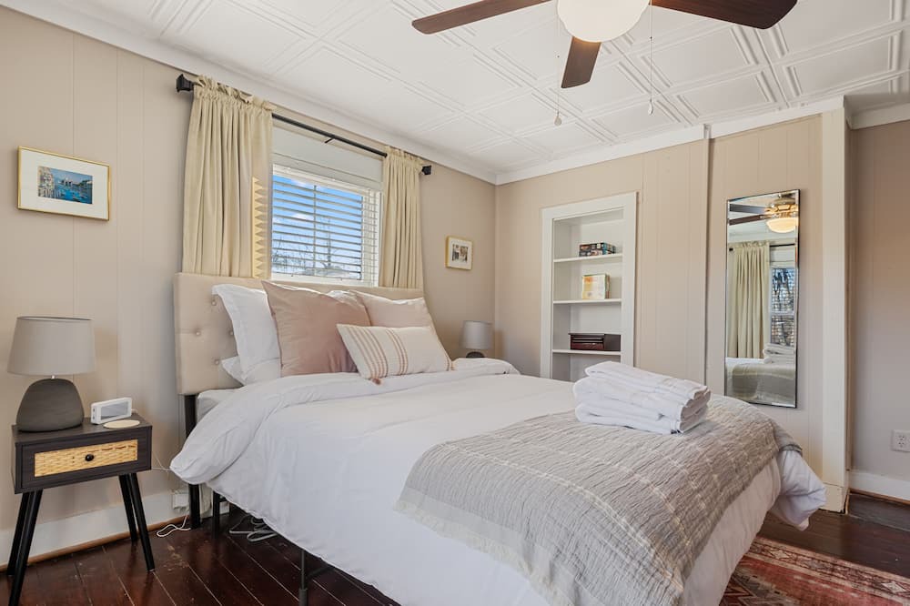 Photo of Bedroom in Ashland