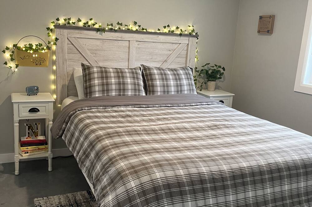 Photo of Bedroom in Rensselaer