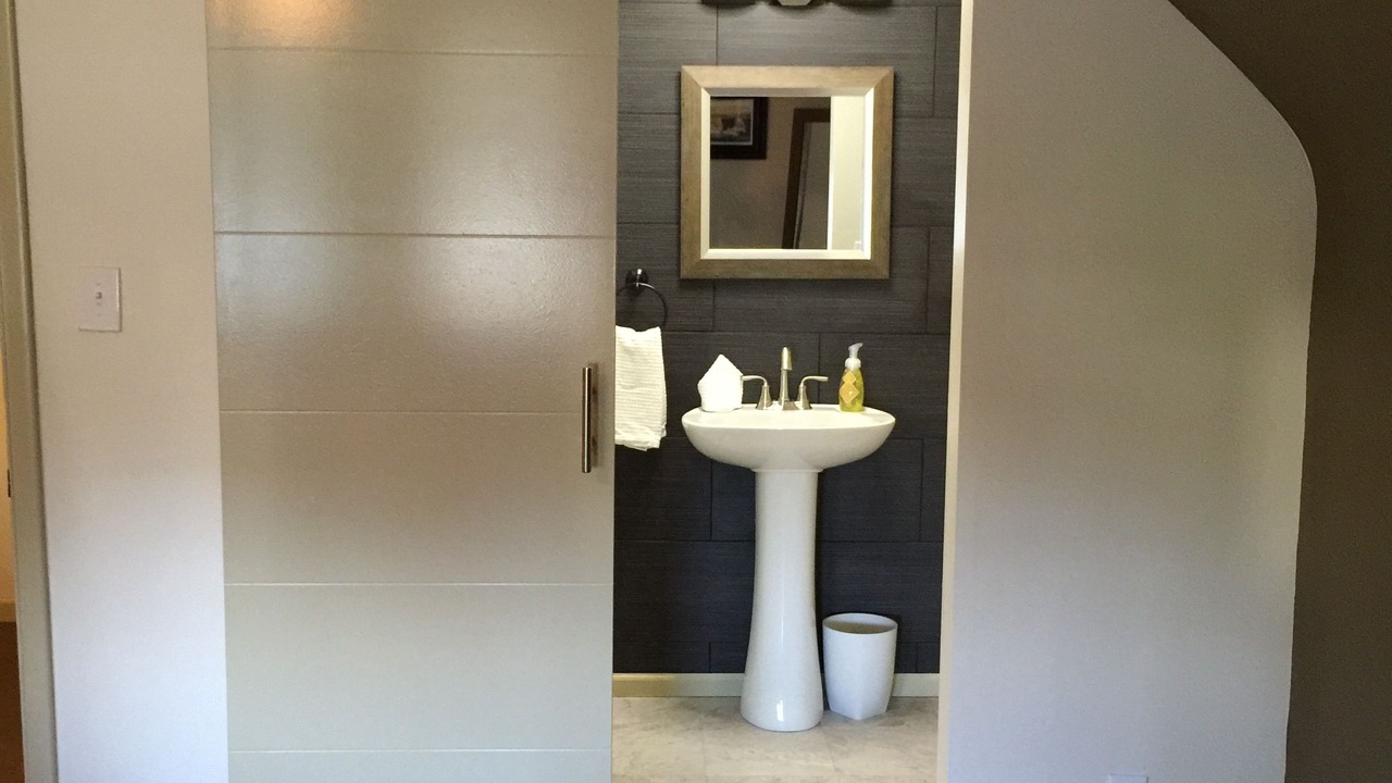 Photo of Bathroom in Niagara Falls