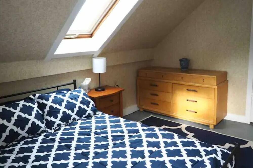 Photo of Bedroom in Waterbury Center