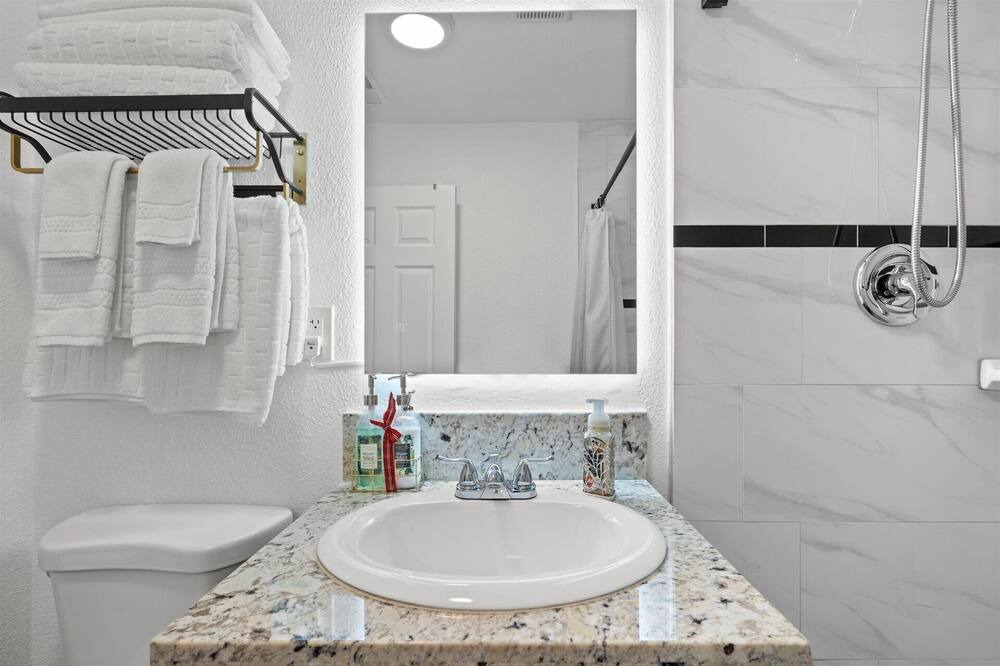 Photo of Bathroom in Chinatown