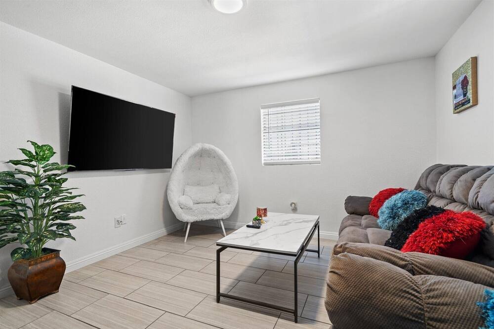 Photo of Livingroom in Chinatown