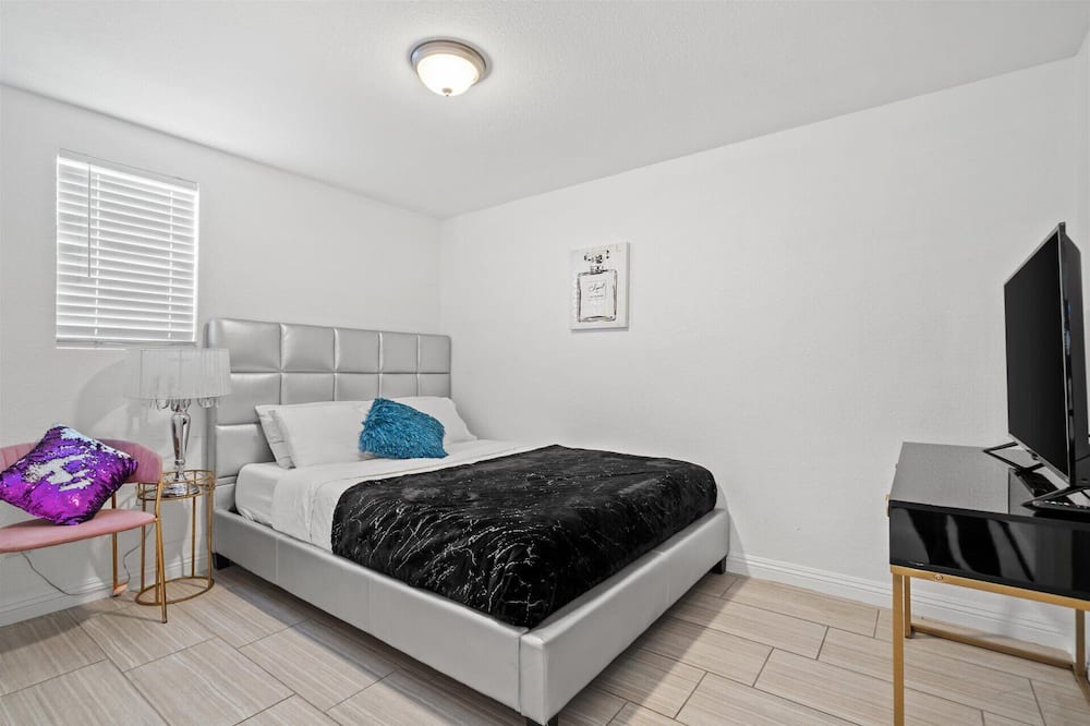 Photo of Bedroom in Chinatown