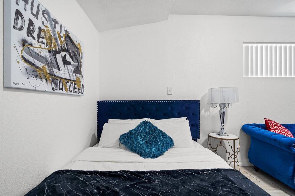 Photo of Bedroom in Chinatown