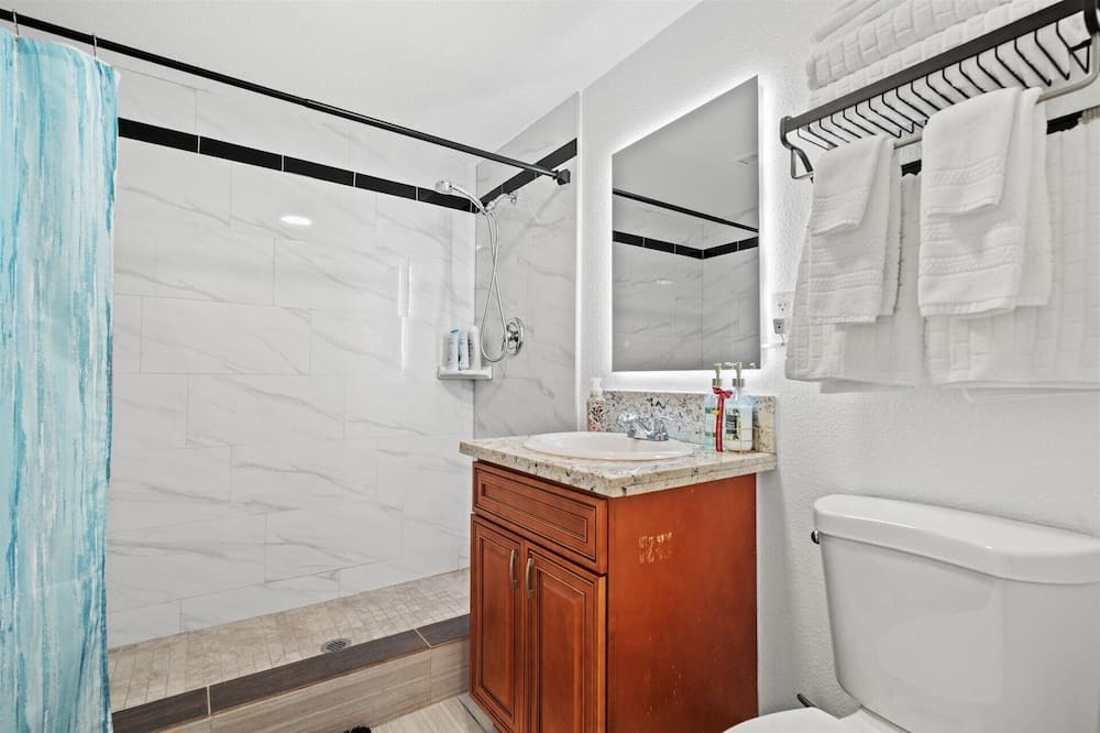Photo of Bathroom in Chinatown