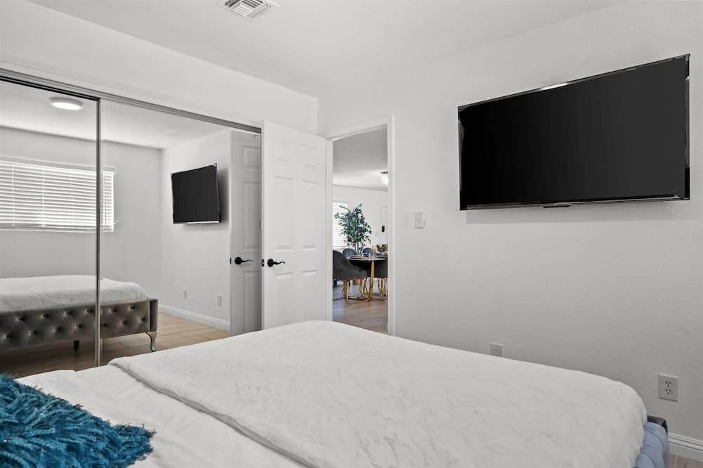 Photo of Bedroom in Chinatown
