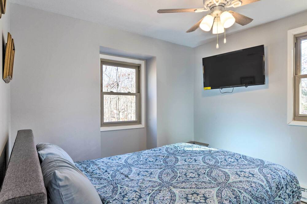Photo of Bedroom in Alpine Lake
