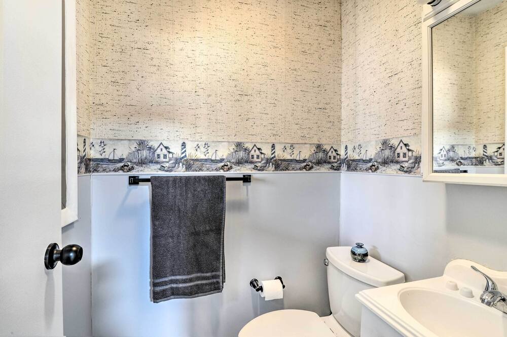 Photo of Bathroom in Alpine Lake