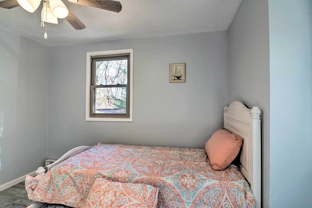 Photo of Bedroom in Alpine Lake