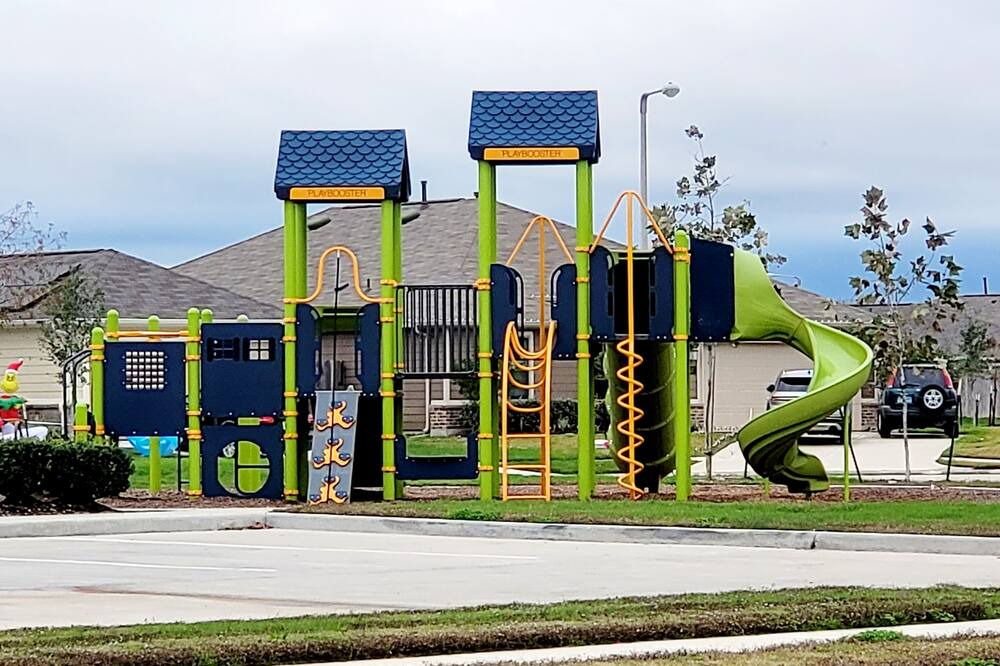 Photo of Others in Alvin