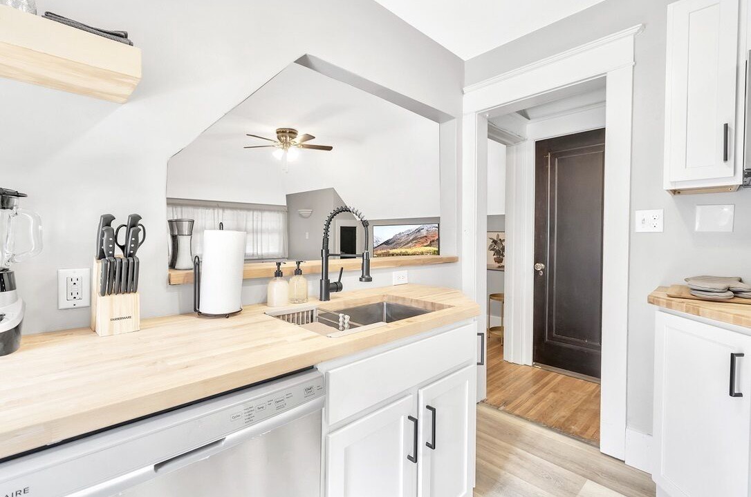 Photo of Kitchen in Front Park