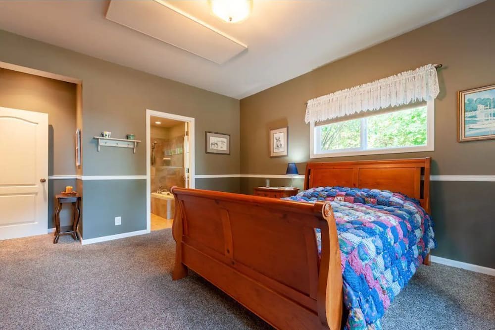 Photo of Bedroom in Lummi Island