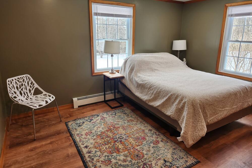 Photo of Bedroom in East Burke