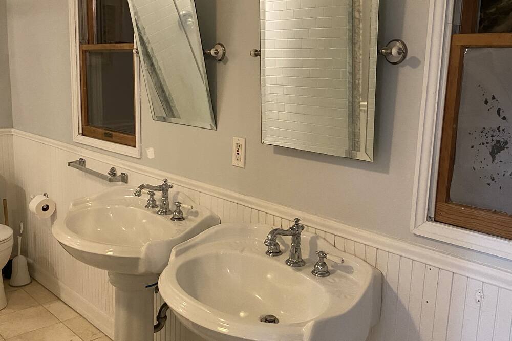 Photo of Bathroom in Melville