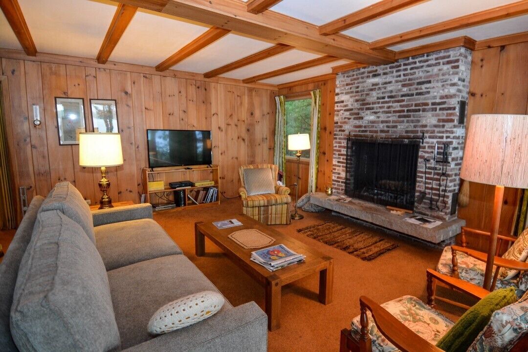 Photo of Livingroom in Melvin Village