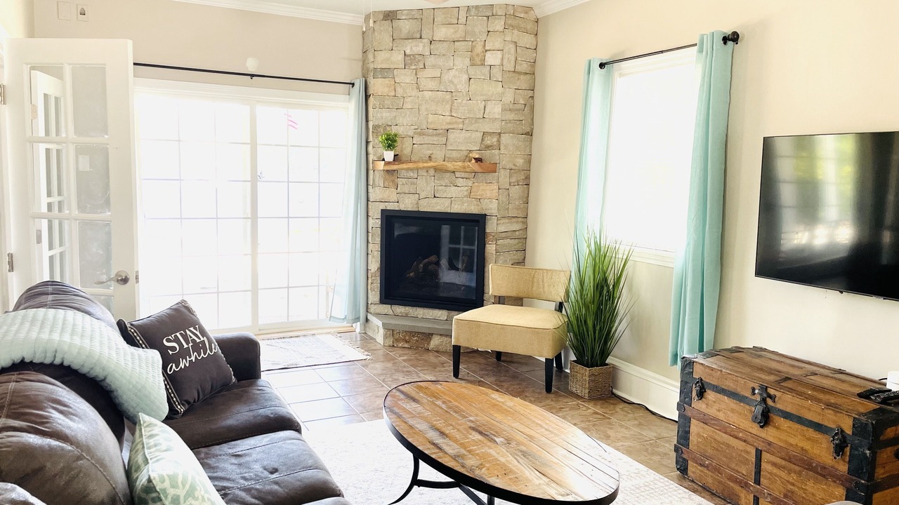 Photo of Livingroom in East Wakefield