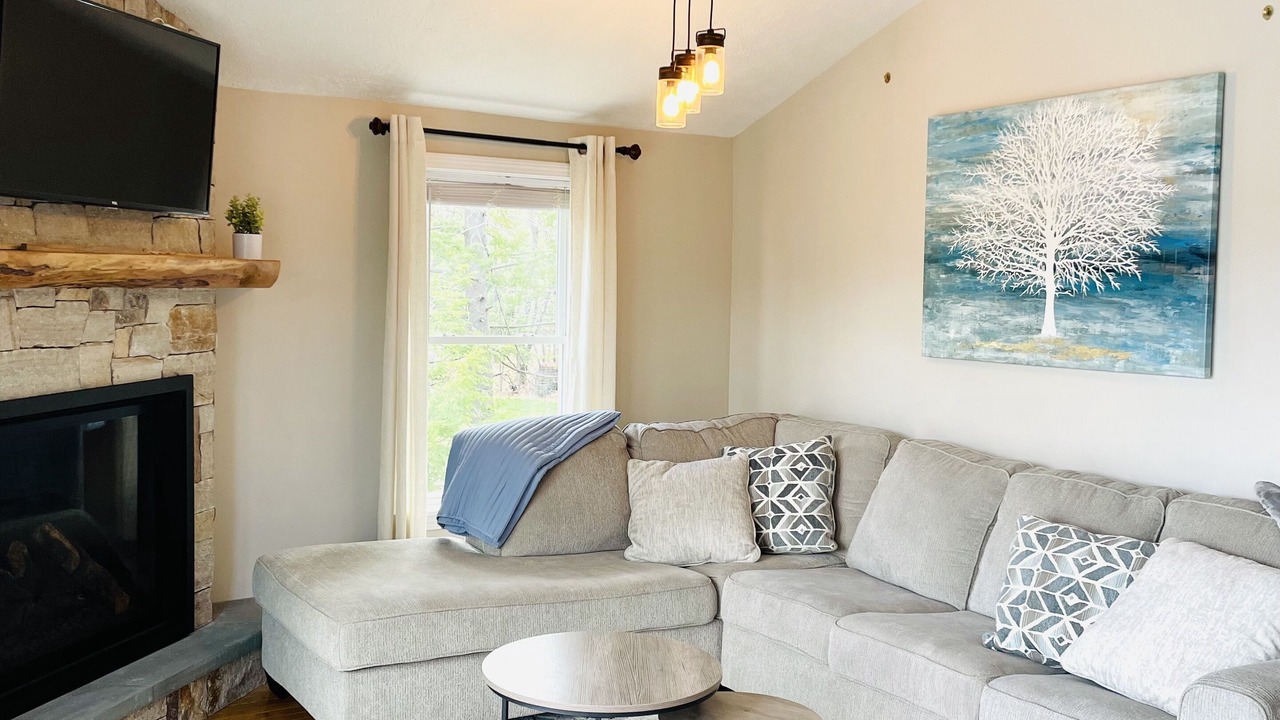 Photo of Livingroom in East Wakefield
