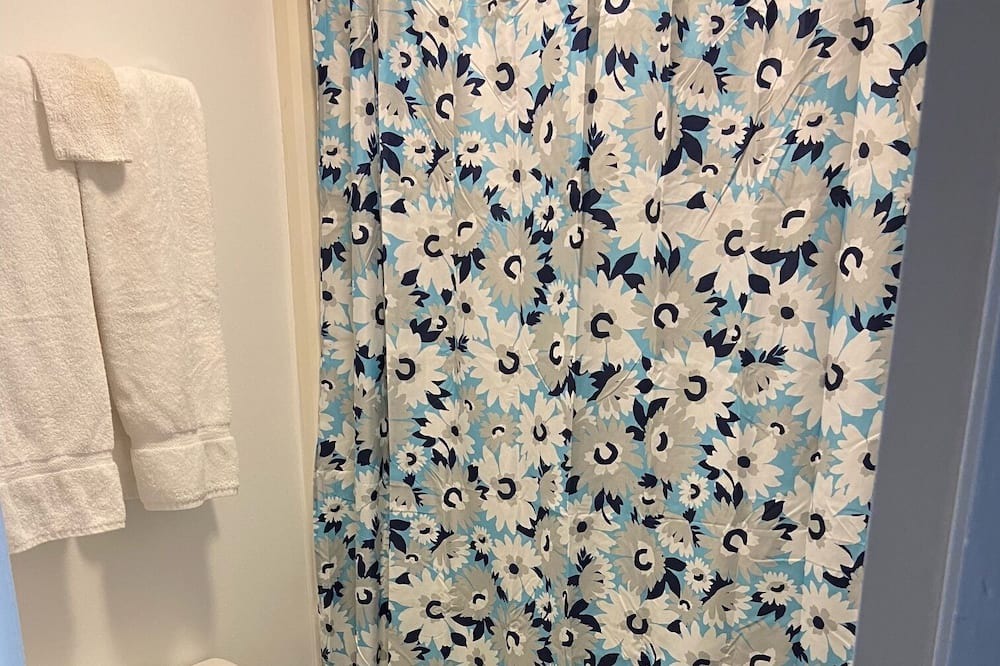 Photo of Bathroom in Haysi
