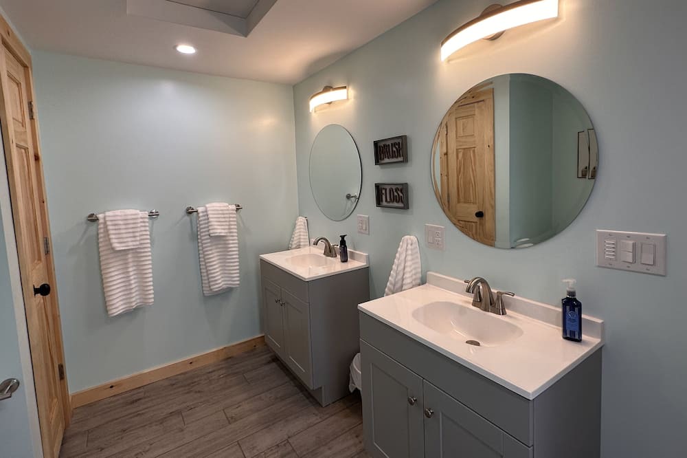 Photo of Bathroom in Burlington Flats