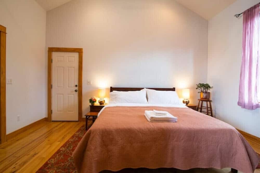 Photo of Bedroom in Lodi