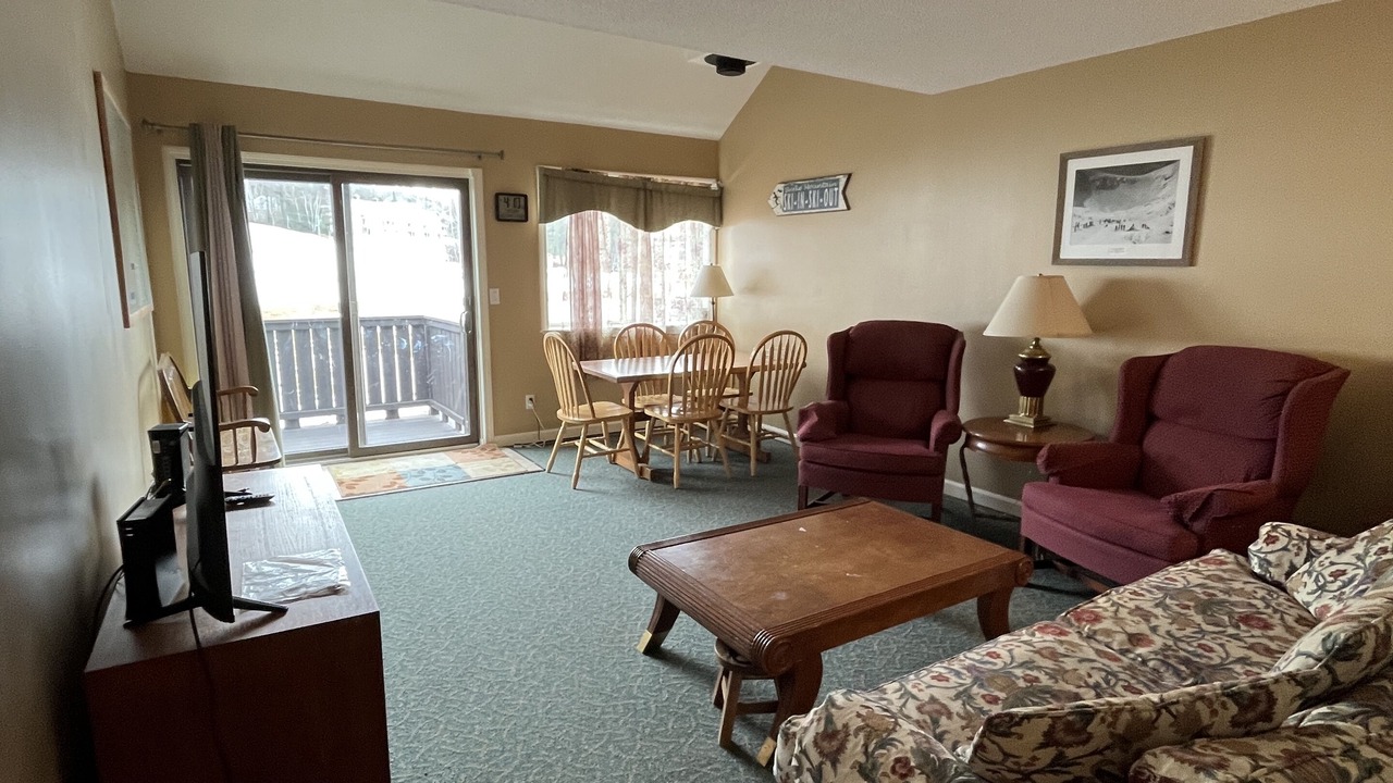 Photo of Livingroom in East Burke