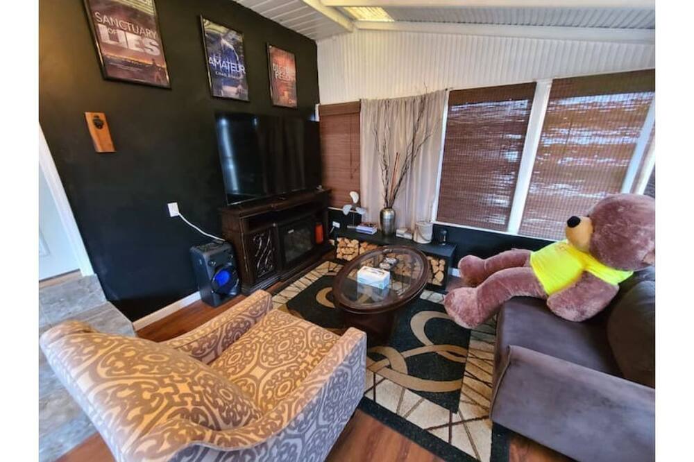 Photo of Livingroom in North Bay Shore