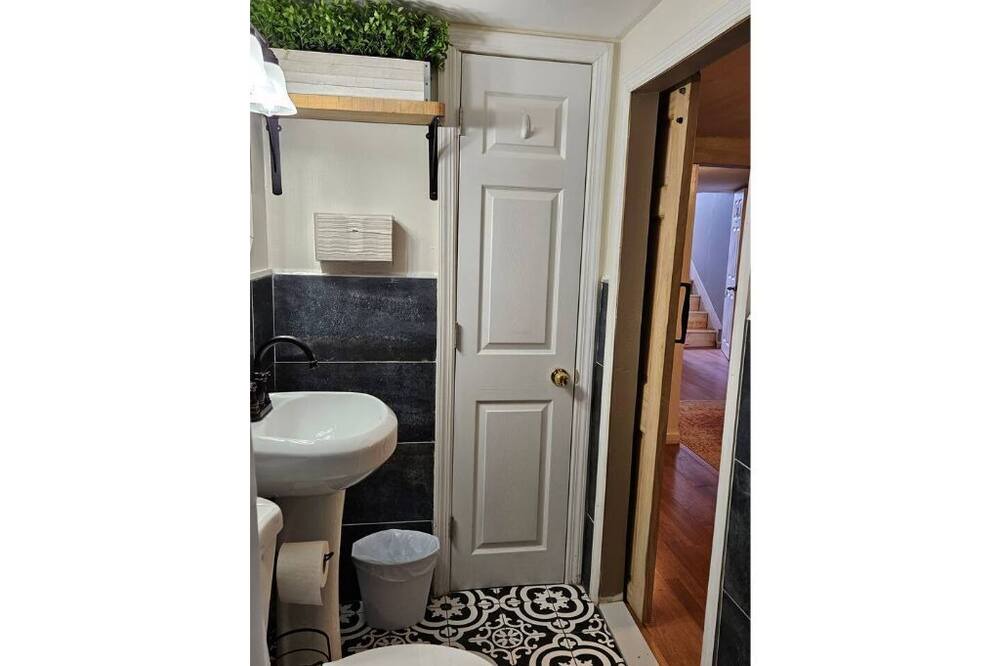Photo of Bathroom in North Bay Shore