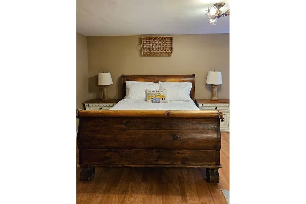 Photo of Bedroom in North Bay Shore