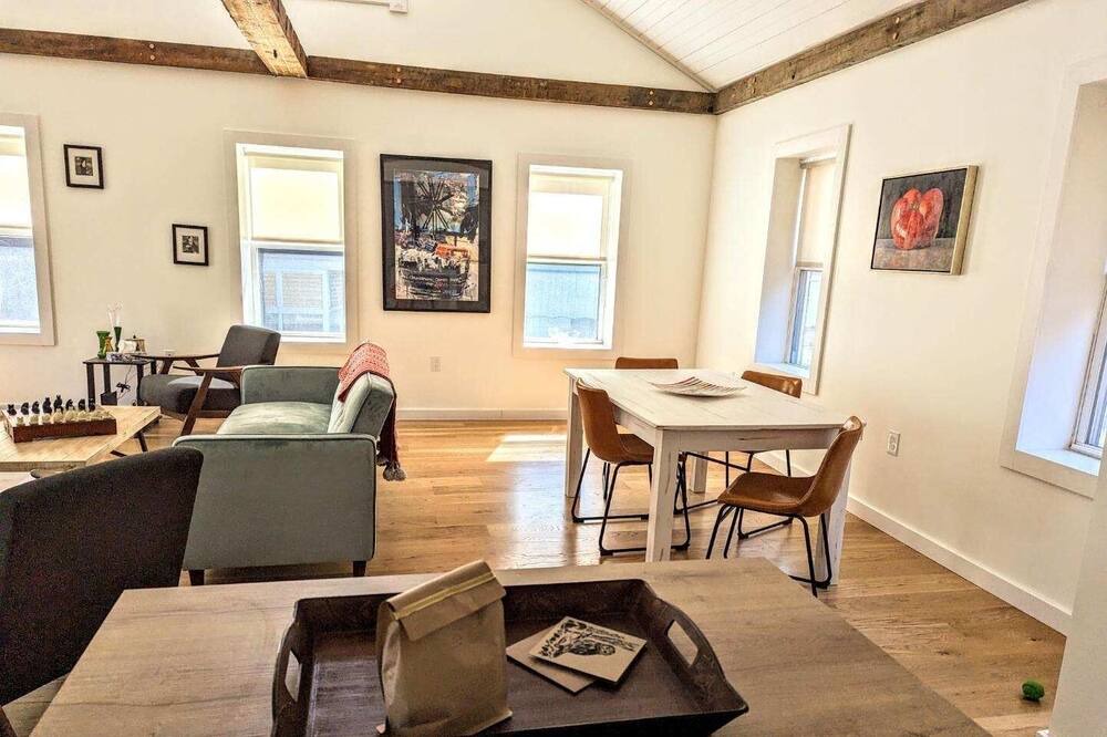 Photo of Livingroom in North Adams