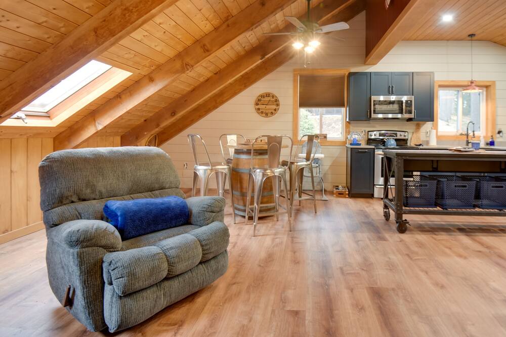 Photo of Livingroom in The Bluffs