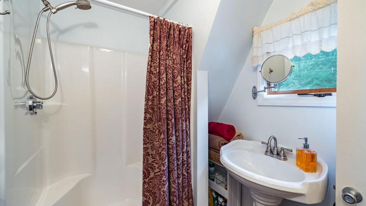 Photo of Bathroom in Stoddard