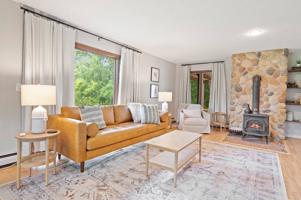 Photo of Livingroom in Shaftsbury