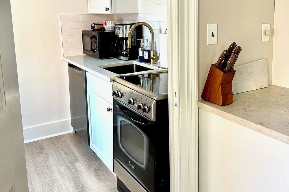 Photo of Kitchen in Thompson Square - Bunker Hill