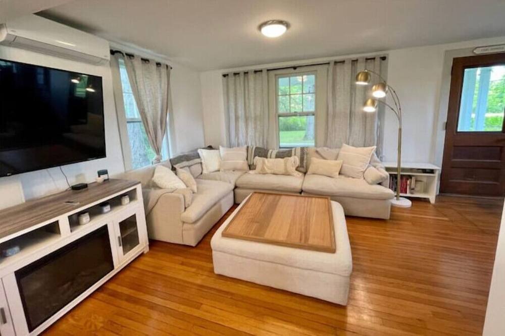 Photo of Livingroom in Rhinebeck