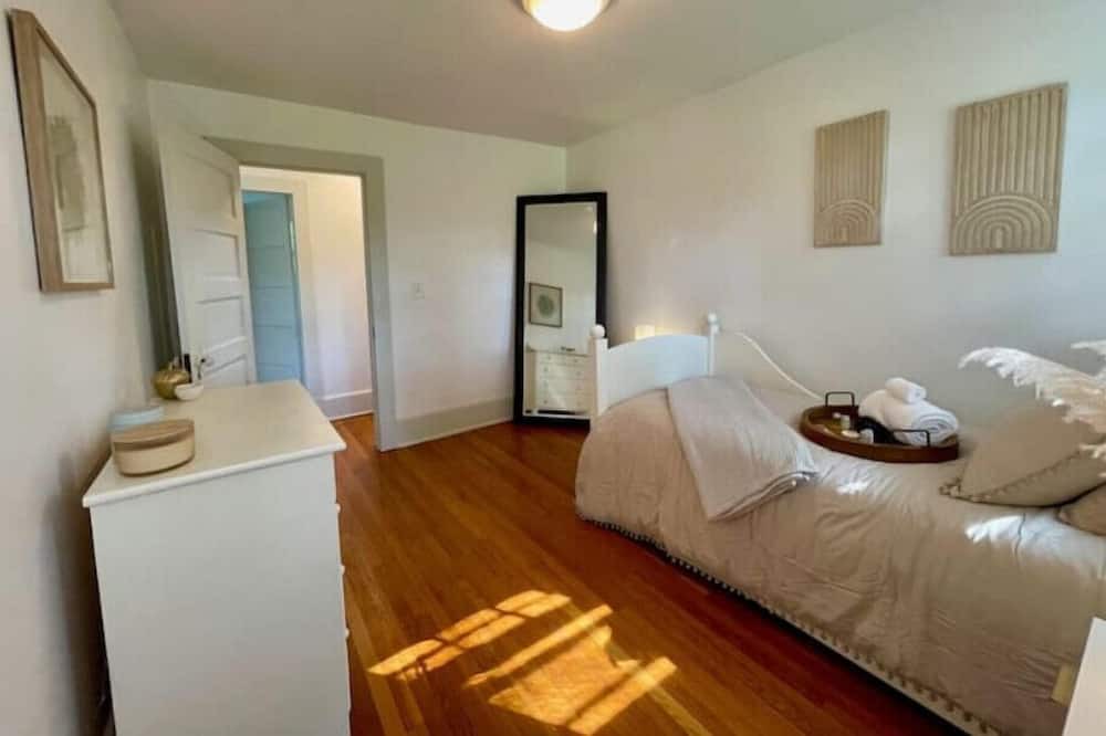 Photo of Bedroom in Rhinebeck