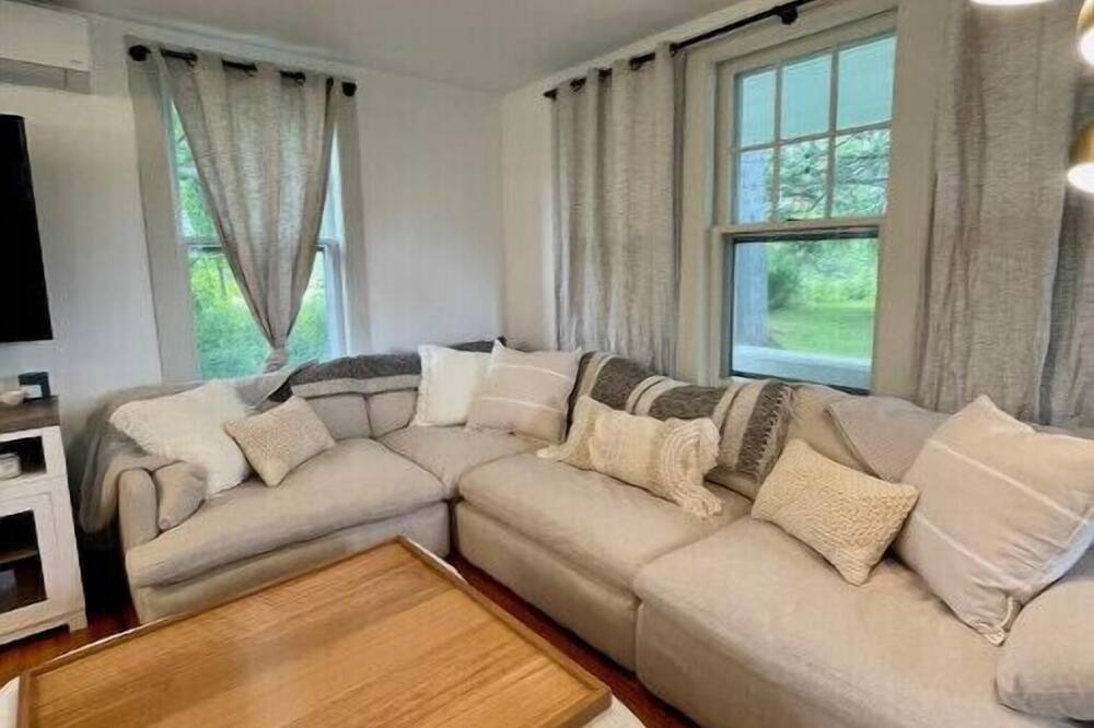 Photo of Livingroom in Rhinebeck
