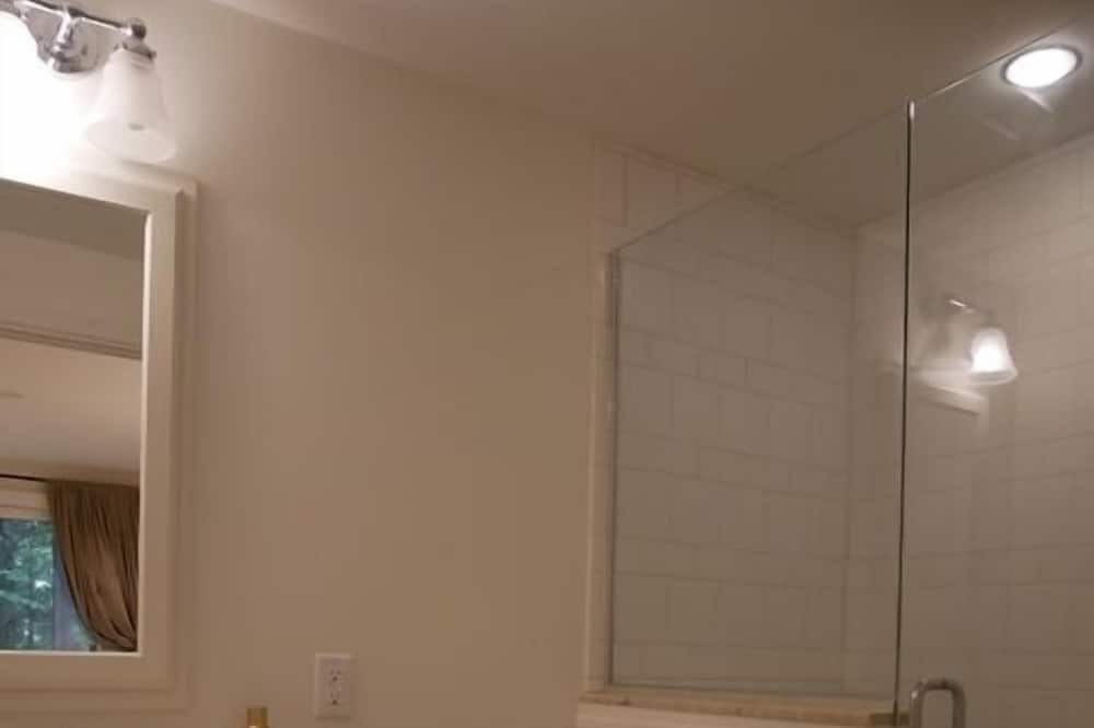 Photo of Bathroom in Bromley Mountain