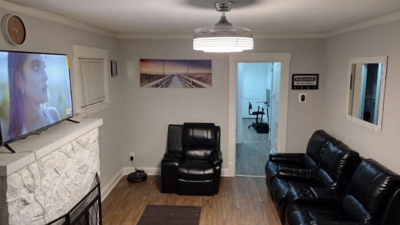 Photo of Livingroom in Austintown