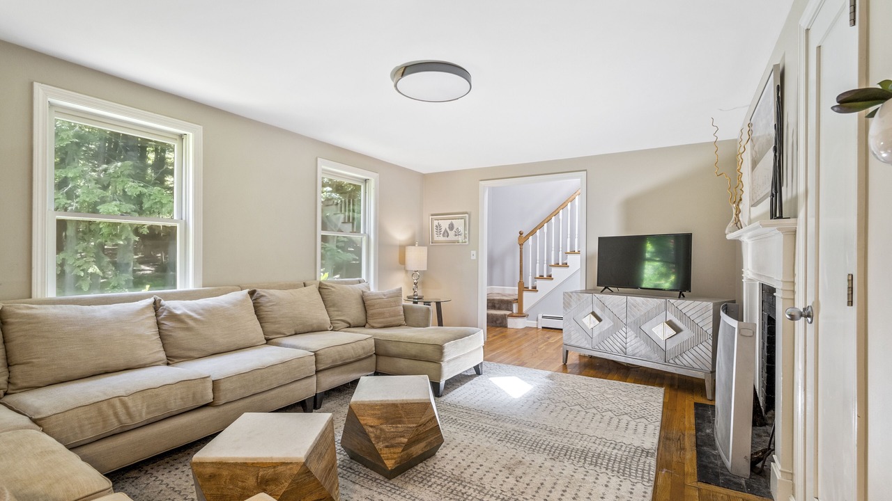 Photo of Livingroom in New London