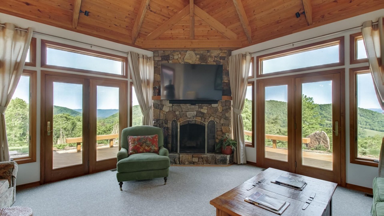 Photo of Livingroom in Hot Springs