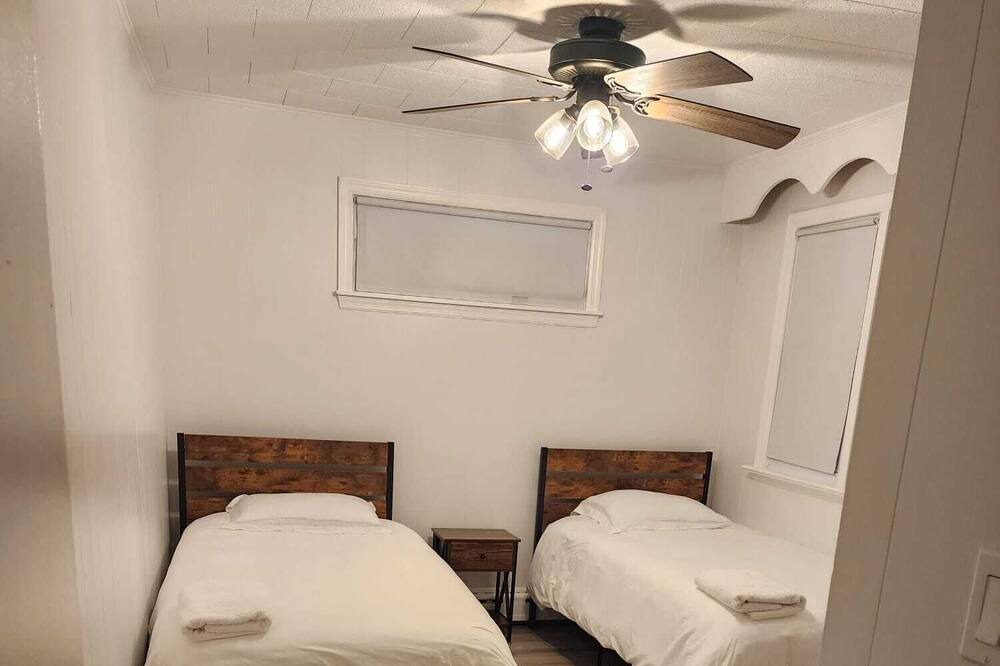 Photo of Bedroom in Woodridge