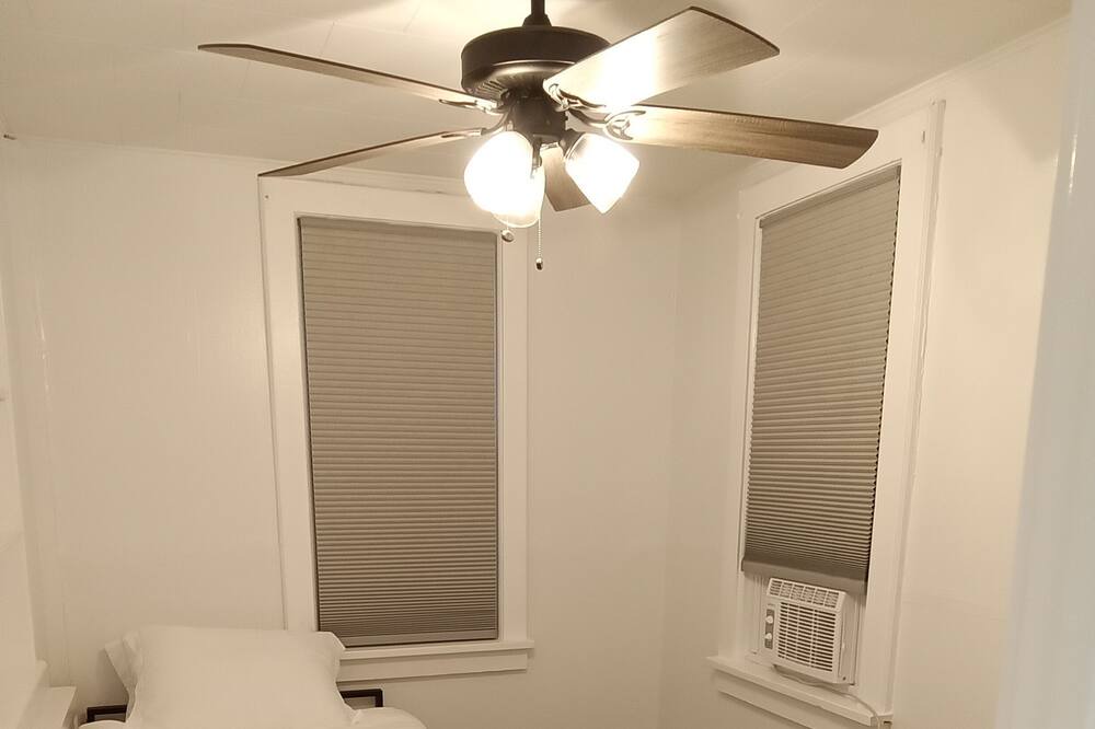 Photo of Bedroom in Woodridge